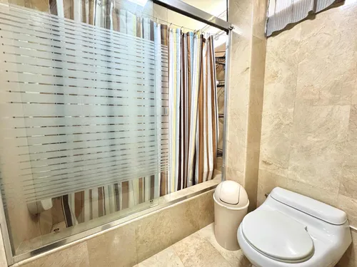 Casa En Prados Del Este (5h/5b/5pe)