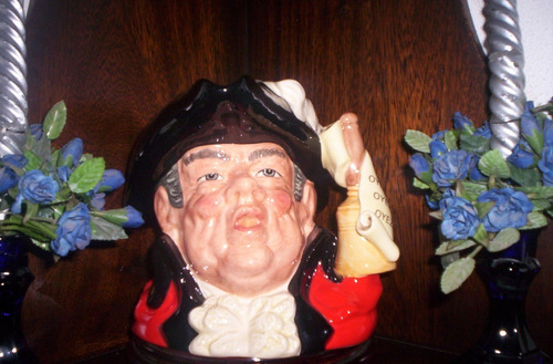 Excelente Jarra Royal Doulton Town Crier Large Estilo 2