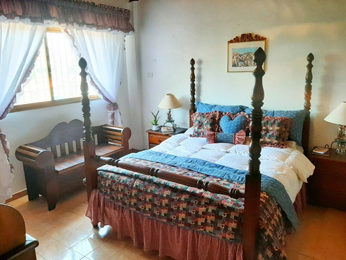 Imagen 13 de 20 de Casa Quinta En Venta. Lechería.