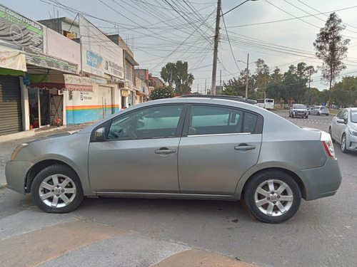 Nissan Sentra 2.0 Emotion 6vel Ee Mt