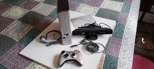 Microsoft Xbox 360 S Console 250GB - Halo Reach Edition