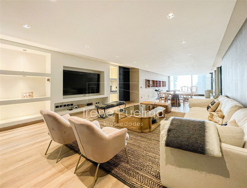 Vende Casa Impecable En Golf De Manquehue En Lo Barnechea