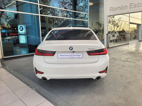 BMW Serie 3 3.0 330i Sedan Sport Line 252cv
