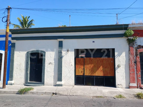 Casa En Venta En Zona Centro Colima