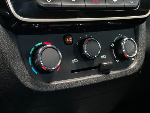 Imagem 12 de 15 de Renault Kwid 1.0 Intense Flex 2018/2019