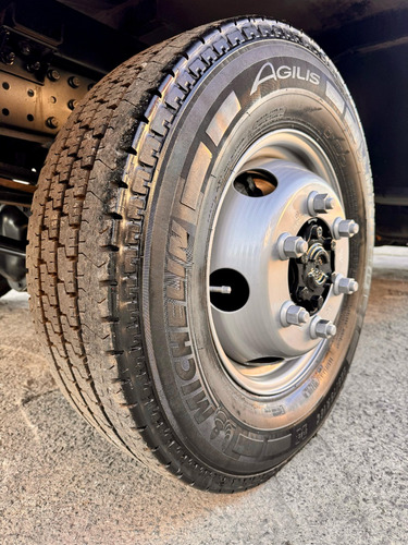 Volkswagen Express + 4x2 2023 - Baú Carga Seca