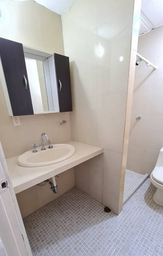 Imagen 7 de 8 de Venta De Casa En Las Quintas De Naguanagua Lemc-269