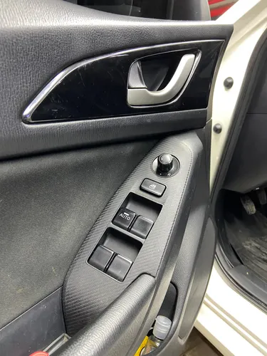 Mazda 3 2,0 TOURING, CUERO, MECANICO