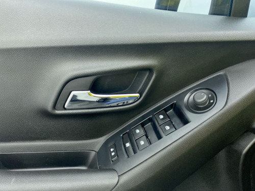 Imagen 15 de 25 de Chevrolet Tracker Ls Mt 1.8