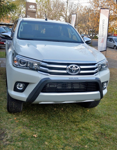 Imagen 4 de 16 de Toyota Hilux Srx At 4x4