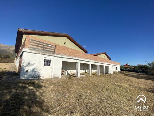 Hotel Sobre Los Mandarinos, Carpintería.