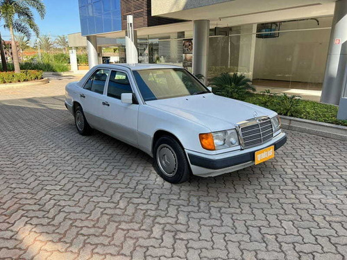Imagem 3 de 15 de Mercedes-benz 230 E 2.3 4p 1992