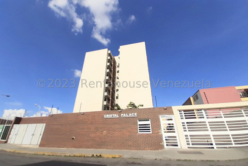  Selena Pacheco/ Apartamento Remodelado,  Semi Amoblado En  Venta En  Zona Oeste Barquisimeto  Lara, Venezuela. 3 Dormitorios  2 Baños  85 M² 