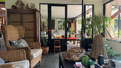 Bernardo Larrain / Calle Interior