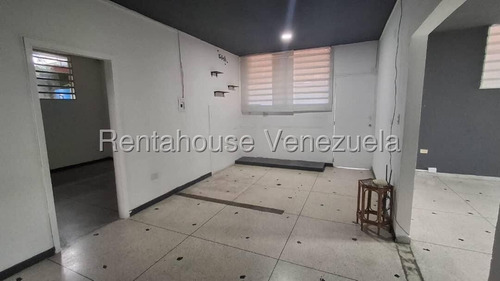 Raiza Suárez Alquila Local Comercial Ubicado En Zona Privilegiada Del Este 2 5 1 1 5 1 4 Con 300 M2 Con Gran Potencial Comercial Y Fácil Acceso Al Transporte Público, Comercios, Colegios, C. Comercial