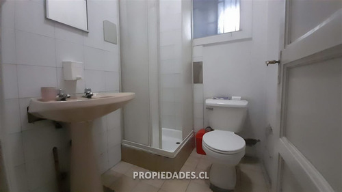 Local Comercial En Venta En Ñuñoa / Emilio Vaisse