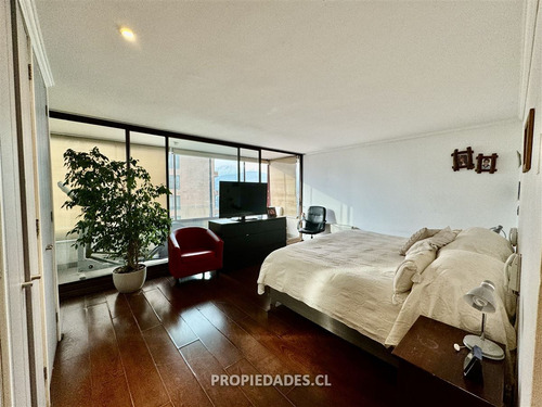 Departamento En Venta De 5 Dorm. En Las Condes