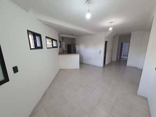 Venta Dpto 2 Dorm En Pb Patio Seco Y Lavadero