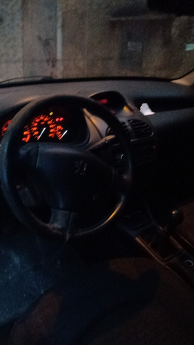 Peugeot 206 1.0 16 V