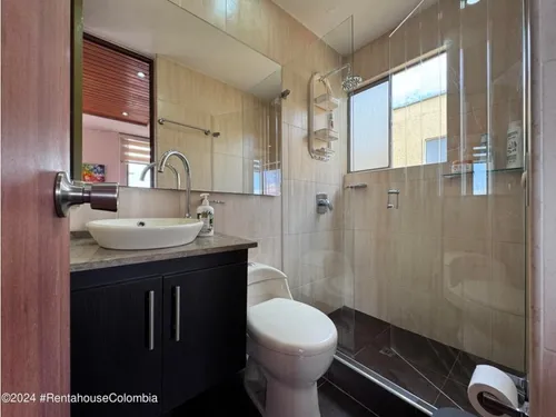 Apartamento En Modelia Occidental Rah Co: 25-143
