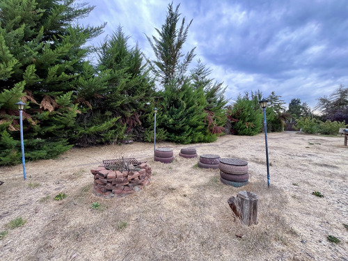 Casa Cómoda Con Plantación De Nogales En Producción