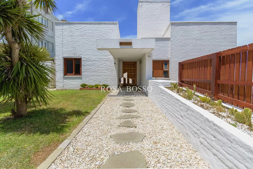 Casa De Diseño En Península, Punta Del Este, Uruguay