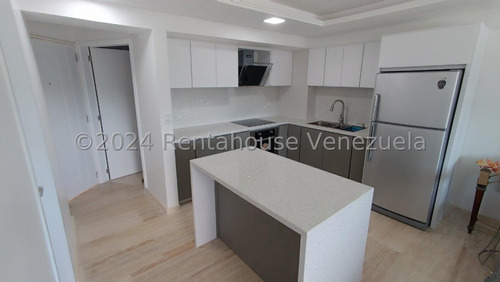 Apartamento En Alquiler El Rosal Vanessa Sayago #24-23144     