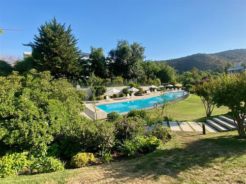 Amplio Dúplex Con Jardín En Venta 5 Dorm. En La Dehesa