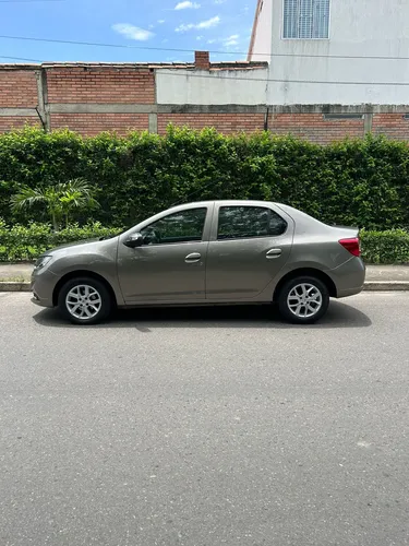 Renault Logan 1.6 Privilege / Intens