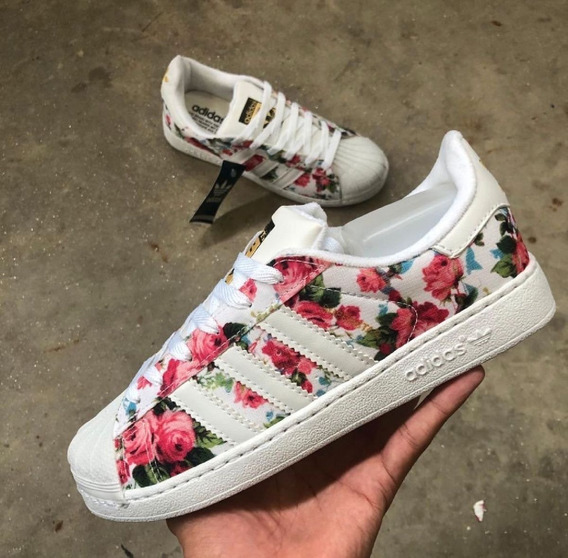 tenis florido adidas