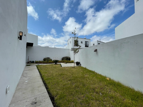 Imagen 9 de 18 de Casa En Venta Con Roof Garden En La Zona De Paseo San Junipero, Queretaro