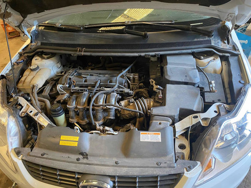 Ford Focus Ii Trend Plus 1,6 Nafta 5p Chocado Funcionando