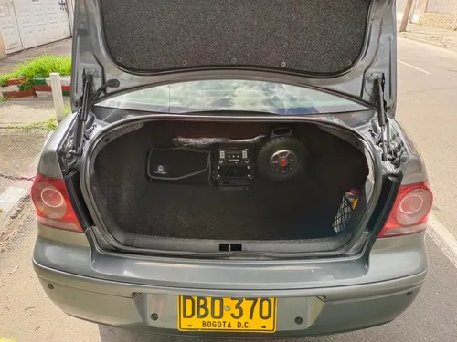 Carro Familiar Versión Top De Gama Enllantado Negociable