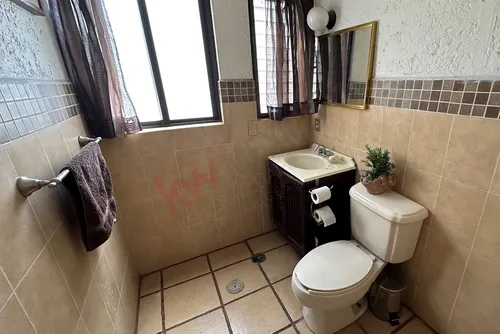 Casa En Esquina Con Acceso A Dos Calles, Alberca Y Vista Panorámica En Las Brisas, Temixco, Morelos