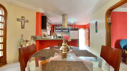 Imagen 2 de 13 de En Venta Casa En Cr Trébol 2, Polígono De Tiro