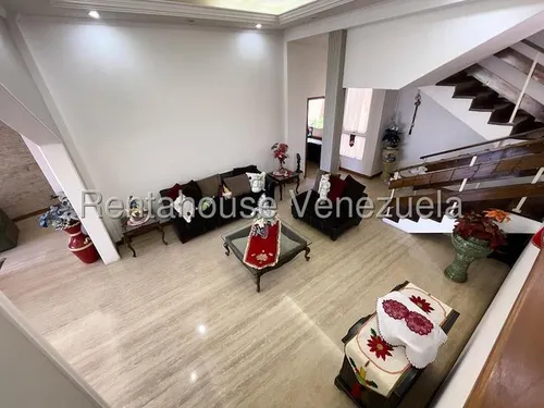 Casa En Venta. Urb. Sorocaima.