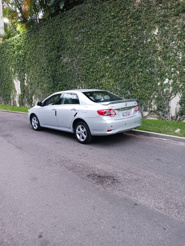 Imagen 4 de 12 de Toyota Corolla Gli