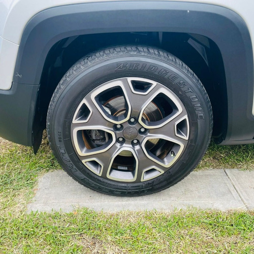 Imagen 8 de 15 de Jeep Renegade Latitude 2018