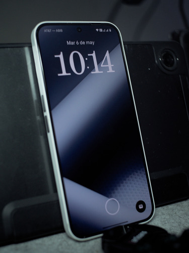 Nothing Phone 2a - Leves Detalles Esteticos (Usado)