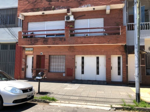 Departamento Tipo Casa En Venta Condicionada En Sarandi Oeste