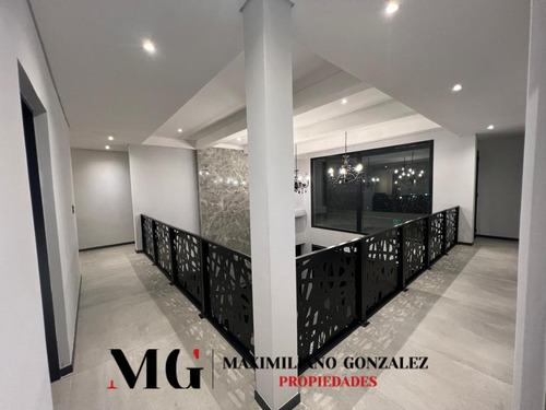 Casa En Venta, 10 Ambientes - Terralagos, Canning.