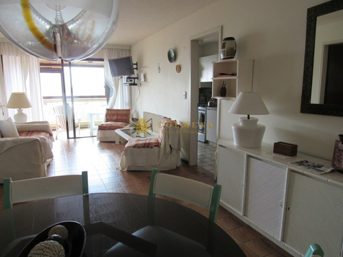 Apartamento En Brava - Punta Del Este - Consulte!!!!- Ref: 3616