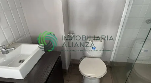 Apartamento En Venta En Cabecera Del Llano. Cod V61581