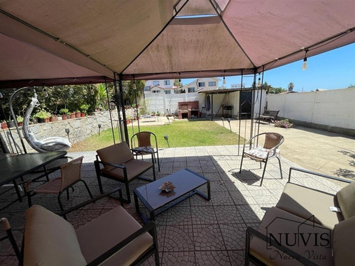 Casa En Venta De 4 Dorm. En Quilpué