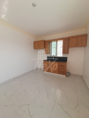 Imagen 3 de 25 de Casa Moderna De 2 Nivelesen Venta Con Terrazas Y Cocina Equipada, Santiago (jpc-221)