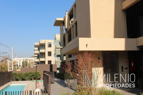 Triplex Con Amplios Espacios Y Modernas Comodidades