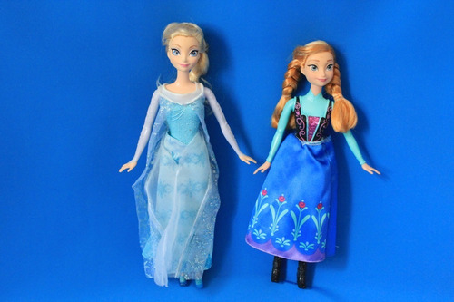 Anna & Elsa Frozen Disney Store Classic Doll Collect 