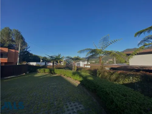 ¡tu Nuevo Hogar Te Espera En El Retiro!(mls#253785)