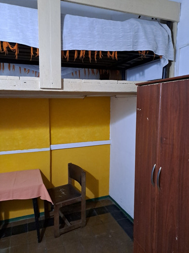 Alquiler De Habitación En Casa De Familia Simples Y Dobles.