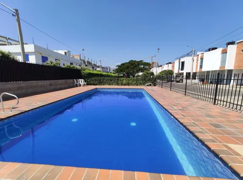 Casa En Arriendo En Prados Del Este. Cod A21497